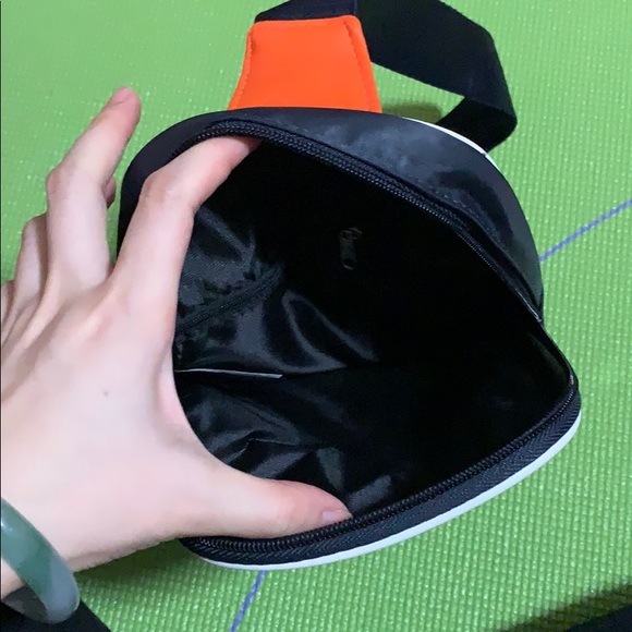 Crossbody bag - Picture 3 of 3